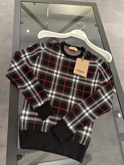 Burberry Kırmızı Çizgili Triko