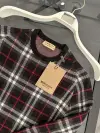 Burberry Kırmızı Çizgili Triko