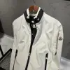 Moncler Beyaz Yağmurluk