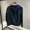 Moncler Beyaz Şeritli Siyah Yağmurluk