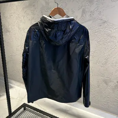 Moncler Beyaz Şeritli Siyah Yağmurluk