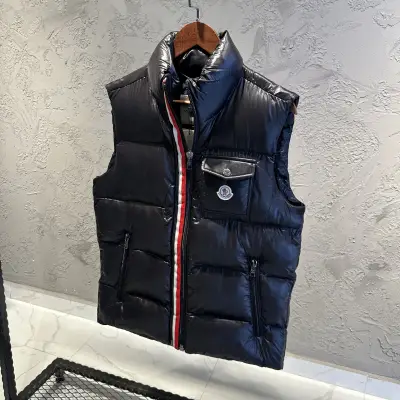 Moncler Çizgi Detaylı Yelek