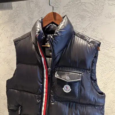 Moncler Çizgi Detaylı Yelek