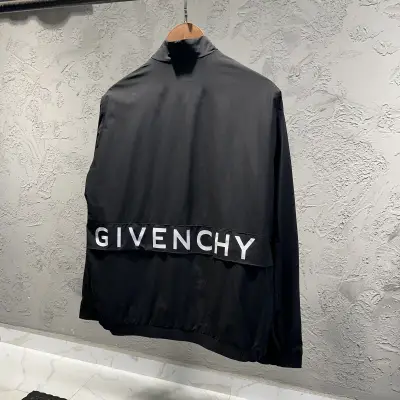 Givenchy Siyah Yağmurluk