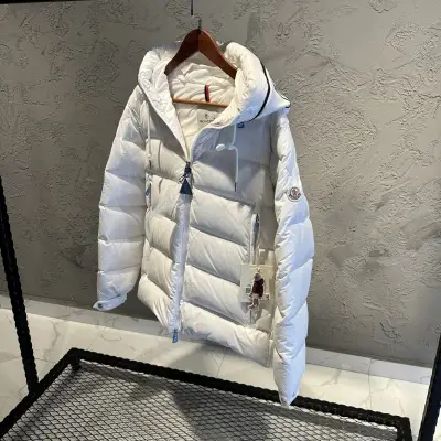 Moncler Beyaz Şişme Mont