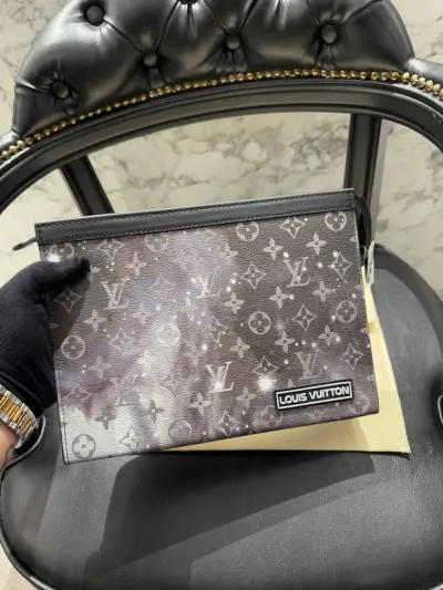 Louis Vuitton Grey Desenli Clutch