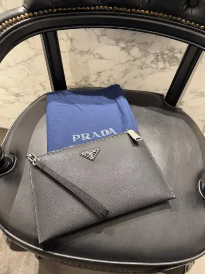 Prada Siyah Logo Detaylı Clutch