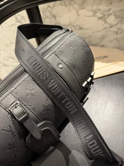 Louis Vuitton Siyah Çanta