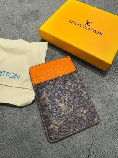 Louis Vuitton Kahverengi Deri Cüzdan